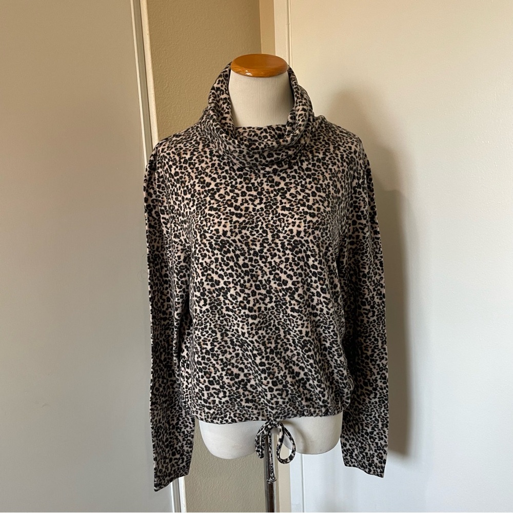 5 FOR $25 SALE 💗 Long Sleeve Top Tie Waist Cowl Neck Cheetah Print